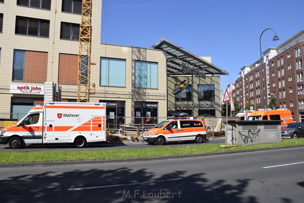 Einsatz BF Reizgas Koeln Kalk Kalk Arcaden P03.JPG - Miklos Laubert